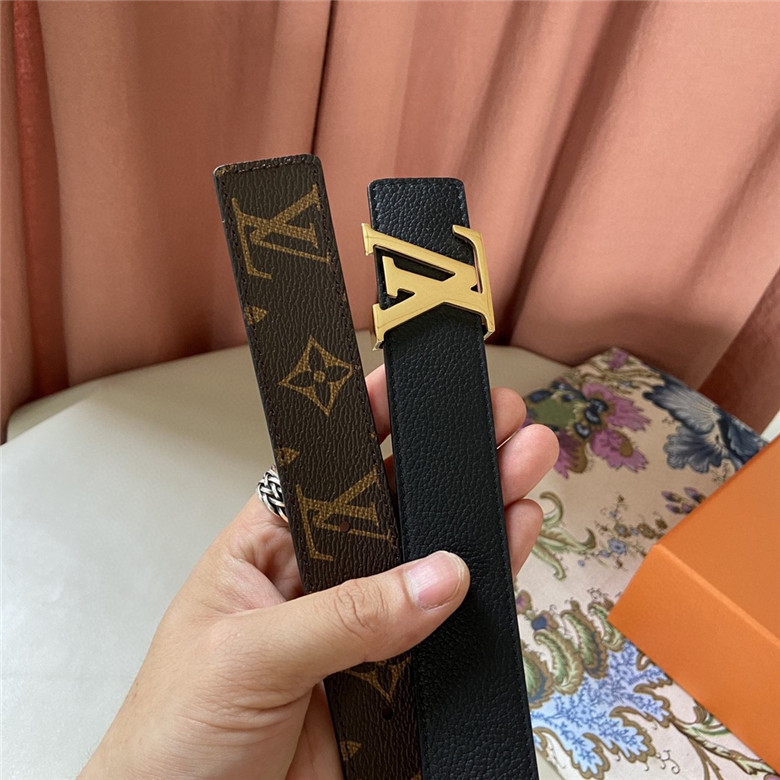 Replica Louis Vuitton LV Initiales 30MM Reversible Belt In Monogram Canvas  M9498U