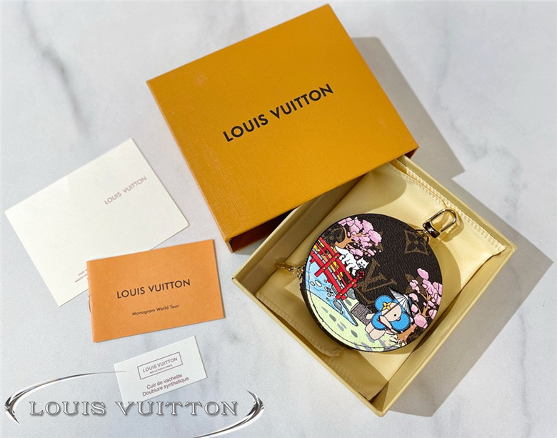 Louis Vuitton ILLUSTRE Vivienne JAPAN XMAS BAG CHARM KEY HOLDER M00499