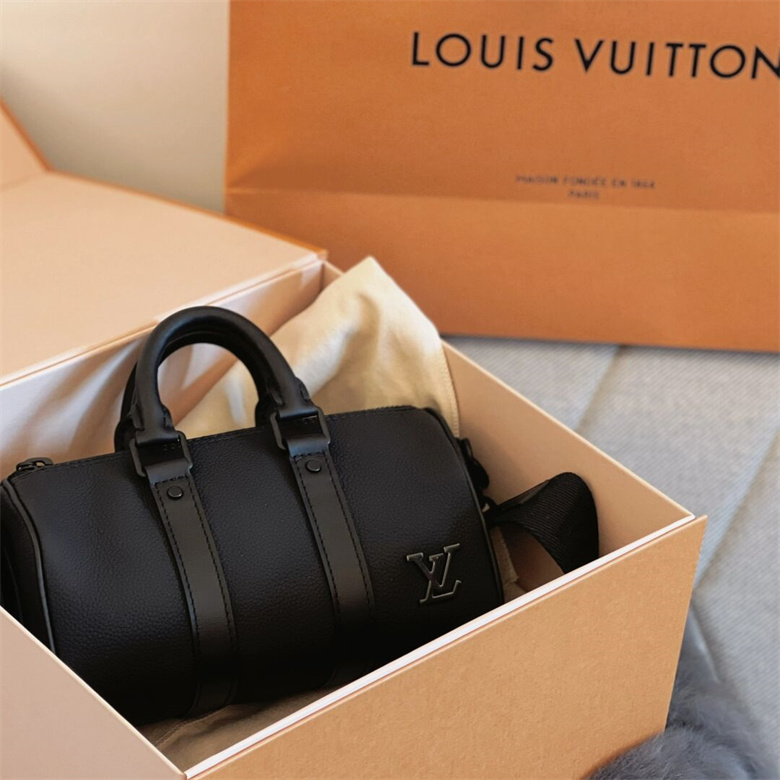 Just picked up these two Keepall xs from my local boutique. 💚🖤💚🖤💚🖤 :  r/Louisvuitton